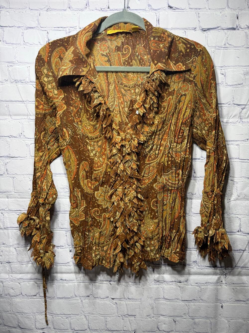 Lloyd Williams Long Sleeve Ruffle Crinkle Button Down Brown Paisley Sz M